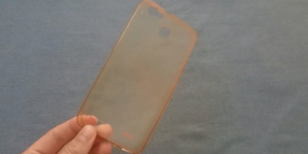 透明硅胶手机壳容易发黄的原因